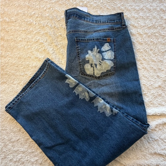 Jessica Simpson Blue Straight-Leg Jeans with Bleach Floral Details - Picture 15 of 16